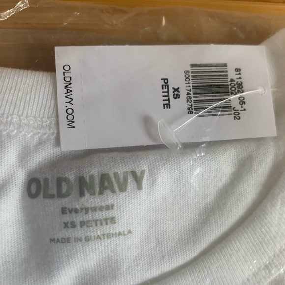 Heart T-shirt ON Every Wear Graphic Heart T-shirt Size XSP - Picture 2 of 5